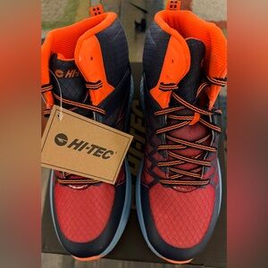 Hi-Tec men’s 8.5 demolisher mid shoes- new in box